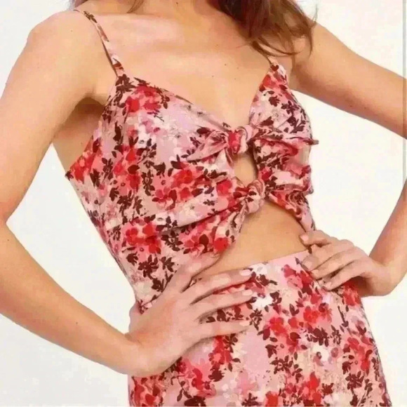 WAYF Y2K floral feminine midi dress with front cut out size large linen blend - Picture 2 of 7